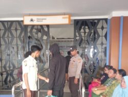 Polsek Kawasan Pelabuhan Laut Bima Amankan Proses Embarkasi dan Debarkasi Penumpang Kapal KM. AWU